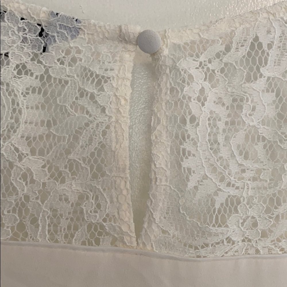Express Ivory Lace Bodice Short Sleeve Hi-Low Top - Picture 9 of 10